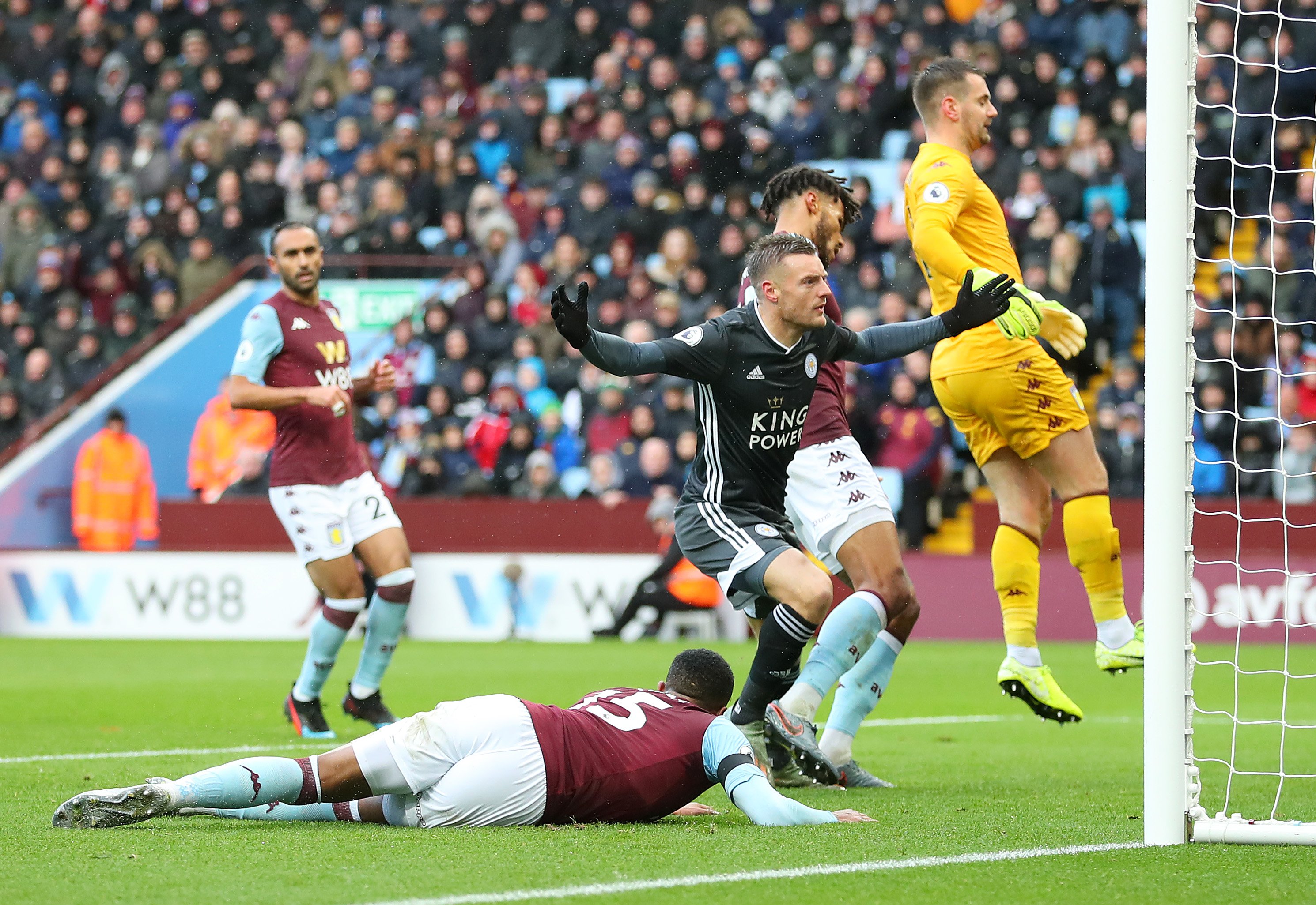 队的中场核 队的中场核